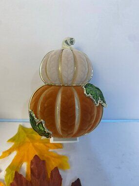 Knit Pumpkin Stack Scent Control Nightlight Wallflower Home Fragrance Plug NWT